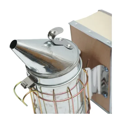 Affumicatore per api in acciaio galvanizzato con cilindro, scudo termico e soffietto in pelle, 190 mm - immagine 4