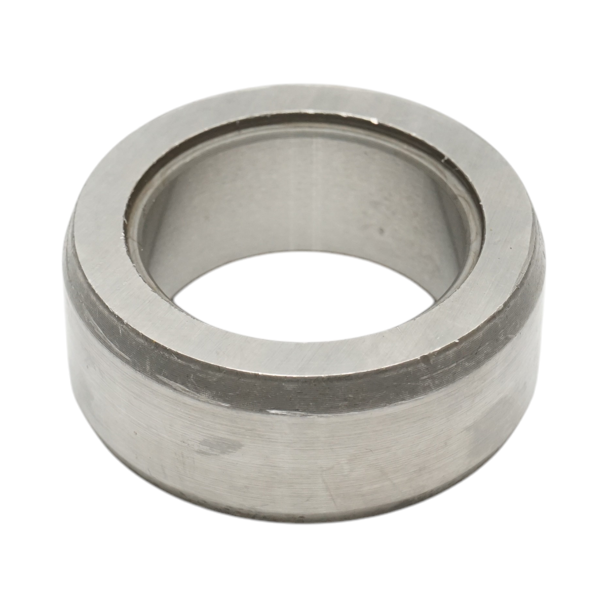 Boccola con paraolio anteriore albero motore John Deere 38.1x57.1x22.45mm cod OEM R81989