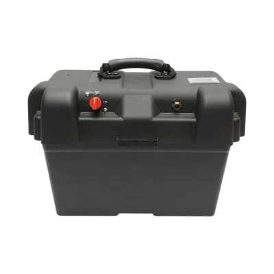 Cassetta per batteria auto 12V con voltmetro DC 6–30V, interruttore di alimentazione 100A, presa accendisigari, display LCD, 2 porte USB, 360 × 180 × 235 mm. - immagine 2
