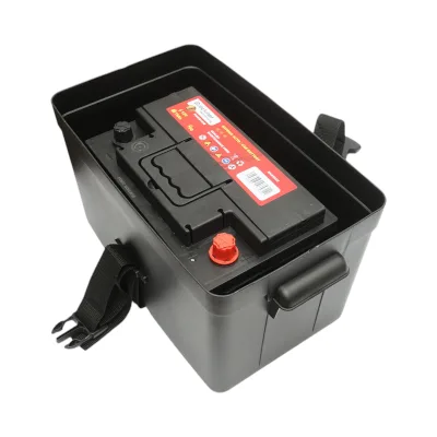 Cassetta per batteria auto 12V con voltmetro DC 6–36V, interruttore di circuito 16A, fusibile da 30A, 2 prese accendisigari, display LCD, 2 porte USB, 340 × 195 × 200 mm. - immagine 4