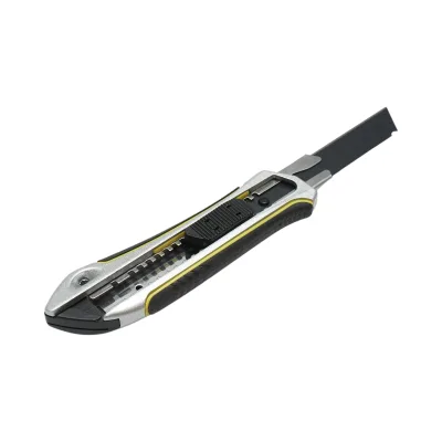 Coltello professionale da taglio, lama da 18 mm con impugnatura antiscivolo, corpo in lega di zinco Crownman - immagine 4