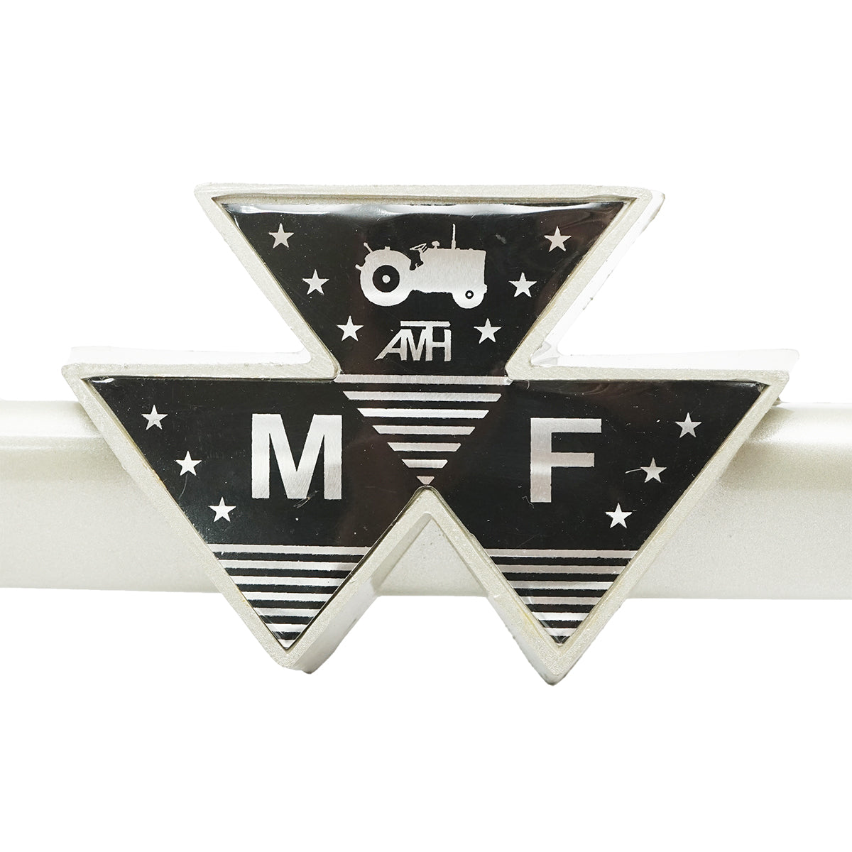 Emblema in plastica Massey Ferguson codice OEM 1860156, 1860156M1, 1868759M1, 883645M1, 897881M1 - immagine 4