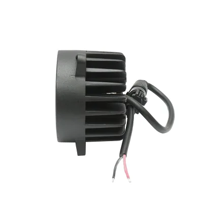 Faro rotondo 4 LED – 32W 12–24V per John Deere, New Holland, Case IH, Magnum, Ford cod OEM 87328621, UT-W4012 - immagine 3