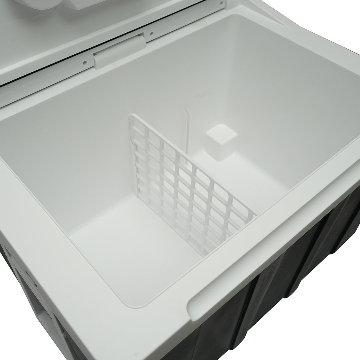 Frigorifero termoelettrico, capacità 50L, alimentazione 12V, potenza 48W con adattatore 220V, Breckner Germany. - immagine 6