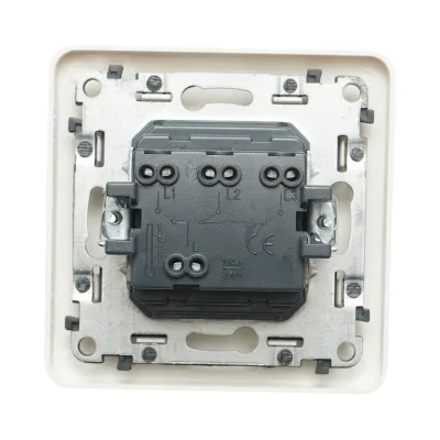 Interruttore triplo da incasso bianco 220V, 10AX, PC 80x80mm - immagine 3