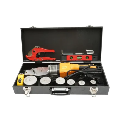 Kit saldatrice per tubi in PPR da 800W con display digitale 0-300°C, 6 ganasce 20-63mm, 3 livelle a bolla, metro a nastro, pinze da taglio. Breckner Germany