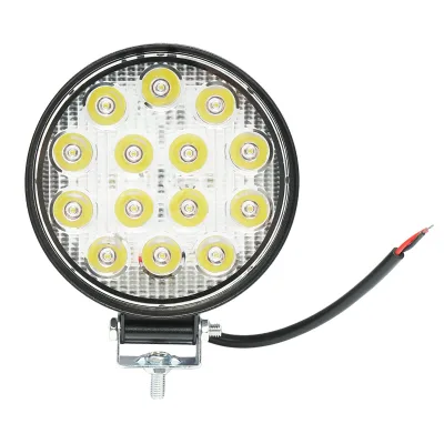 Lampada con 14 LED, 10-30V, 42W, angolo di radiazione 60°, tipo flood, 114x114x61mm, IP67, 6000K.