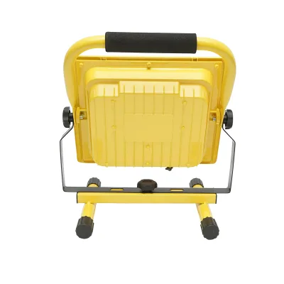 Lampada da lavoro portatile a LED 40W, 8000K con batteria LifePO4, telecomando 2x6000mAh e supporto IP67 - immagine 4