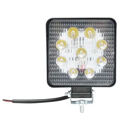 Lampada quadrata con 9 LED, 10-60V, 27W, angolo di radiazione 60°.