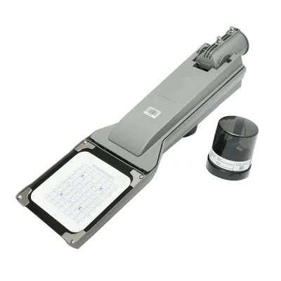 Lampada solare per illuminazione stradale a LED 50W wireless, montaggio su palo IP67 - immagine 3