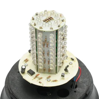 Lampeggiante LED 24V con base magnetica e alimentazione da accendisigari - immagine 3