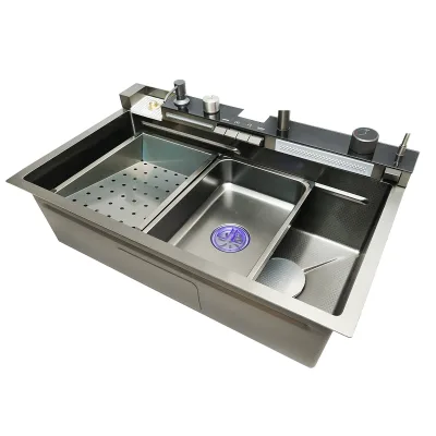 Lavello da cucina multifunzionale in acciaio inox con 2 rubinetti, display digitale della temperatura, funzione cascata, dispenser di sapone, lavapentole, scolapiatti, vassoio, tagliere e accessori di scarico inclusi, dimensioni 75×46×23,5 cm. - immagine 5