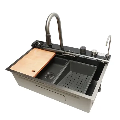 Lavello da cucina multifunzionale in acciaio inox con due rubinetti, display digitale della temperatura, due rubinetti a cascata, lavapentole, scolapiatti, vassoio, tagliere e accessori inclusi, dimensioni 75×46×22 cm. - immagine 4