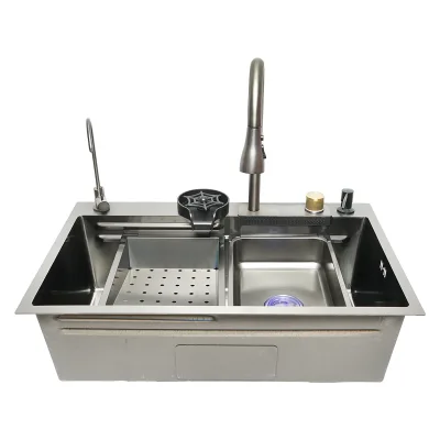 Lavello da cucina multifunzionale in acciaio inox con due rubinetti, funzione cascata, dispenser di sapone, lavapentole, scolapiatti, vassoio, tagliere e accessori di scarico inclusi, dimensioni 75×46×23,5 cm.