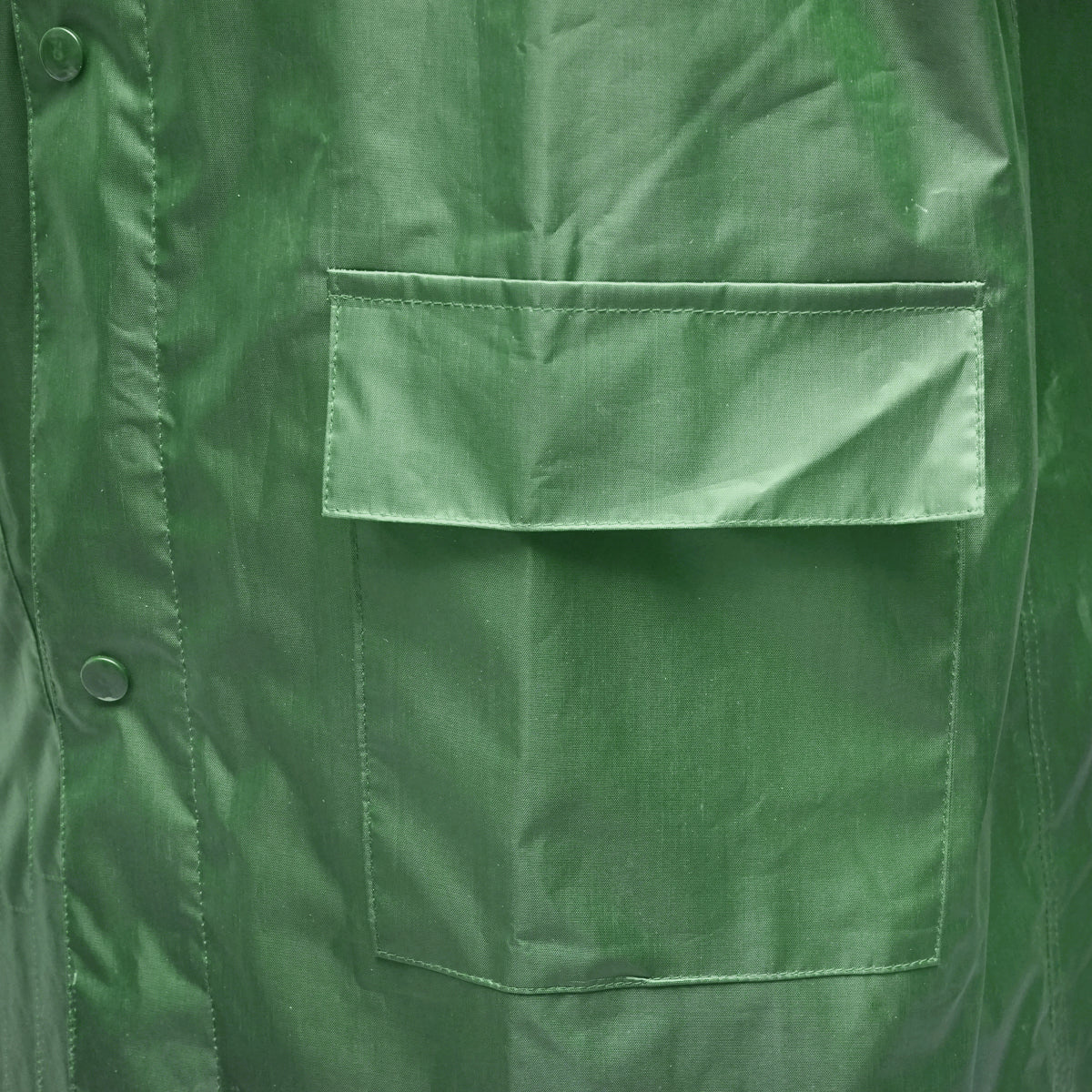 Mantella con cappuccio impermeabile taglia L in poliestere con membrana in PVC, aperture di ventilazione, 2 tasche e cerniera, verde Breckner Germany - immagine 5