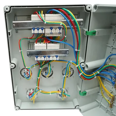 Pannello gruppo prese organizzazione cantiere 2x415V/32A, 3x250V/16A, 18 moduli 540x360x180mm IP67 SUNTREE - immagine 5