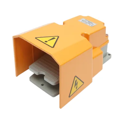 Pedale di comando con protezione e contatto elettrico – 250V / 5A Breckner Germany