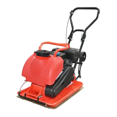 Piastra vibrante C100-A con superficie di lavoro 690x460mm, motore norma euro 5, 196CC/6.5HP, 5400 rpm 106Kg con serbatoio acqua Breckner Germany