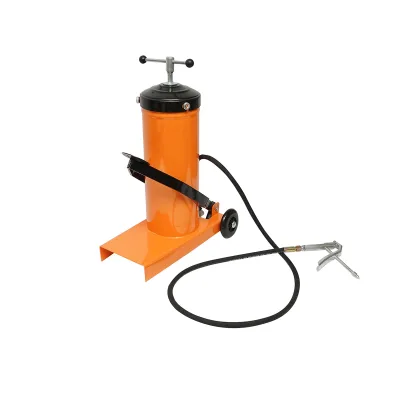 Pompa per grasso manuale da 8 litri con pedale Breckner Germany - immagine 2