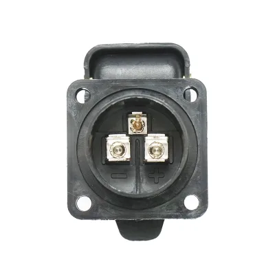 Presa elettrica 12V (accendisigari) a 3 poli per John Deere, Case IH, New Holland cod OEM 133700770382, 1533880C1, 251533880, AL66414, IH1533880 - immagine 4