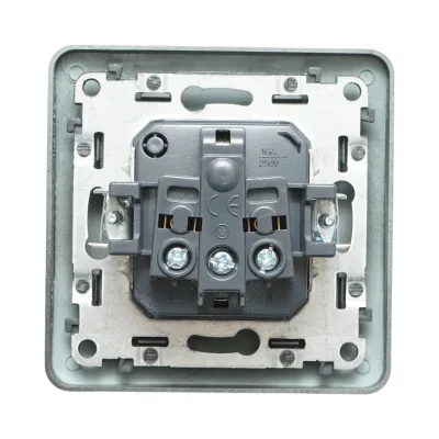 Presa schuko da incasso nera 220V, 16A, PC con coperchio protettivo IP44 80x80mm - immagine 3
