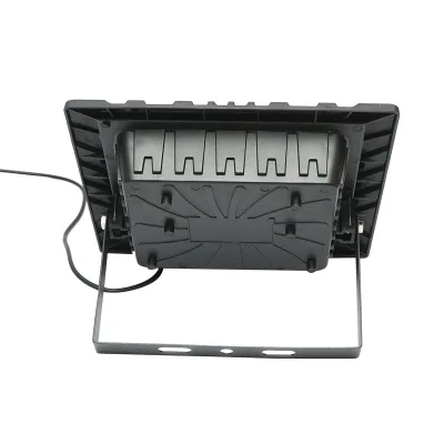 Proiettore led 25W con pannello solare 3W, batteria 4000mAh e telecomando IP67 - immagine 6