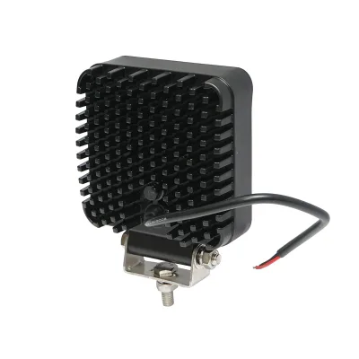 Proiettore LED quadrato combinato 12-80V, 42W alloggiamento in alluminio 107x107x40mm - immagine 3