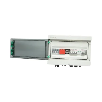 Quadro di protezione DC/AC equipaggiato per sistemi fotovoltaici da 3–5 kW, con protezione per batterie da 125 Ah, per inverter ON/OFF Grid prosumer.