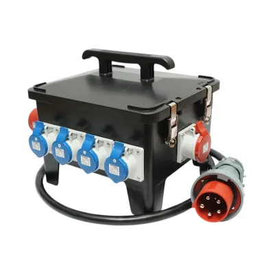 Quadro prese per cantiere portatile, 2 × 415V / 16A, 2 × 415V / 32A, 4 × 250V / 16A, dimensioni 370 × 340 × 330 mm, grado di protezione IP44 / IP54. Breckner Germany - immagine 2