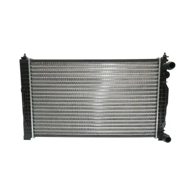 Radiatore raffreddamento acqua motore – Audi, Skoda, VW (motori 1.6 – 2.3 L) Dimensioni: 396 × 635 × 32 mm Codici OEM compatibili: 8D0121251AJ, 8D0121251AT, 8D0121251BJ, 8D0121251Q, 58259, 1924001977