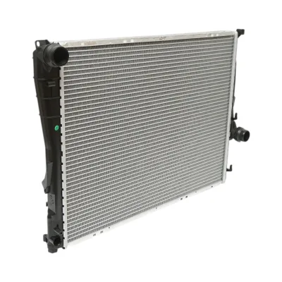 Radiatore raffreddamento acqua motore – BMW Serie 3, BMW Z4 (motori 1.6 – 3.2 L) Dimensioni: 580 × 449 × 30 mm Codici OEM compatibili: 1924001093, 17111436241, 17111611565, 17111613108, 17119071518, 17119071519 - immagine 3
