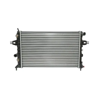 Radiatore raffreddamento acqua motore – Opel Astra G, Zafira (motori 1.4 – 2.2 L) Dimensioni: 610 × 378 × 23 mm Codici OEM: 1300196, 93177121, 50562A, 1924001902