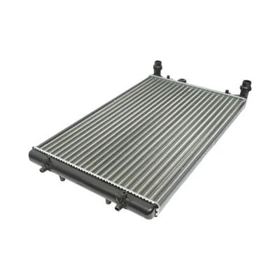 Radiatore raffreddamento acqua motore – VW, Audi, Opel, Seat, Skoda (motori 1.4 – 2.5 Diesel) Dimensioni: 650 × 414 × 23 mm Codici OEM: VW1J0121253AB, 1J0121253N, 1924001979 - immagine 3