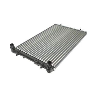 Radiatore raffreddamento acqua motore – VW, Audi, Opel, Seat, Skoda (motori 1.4 – 2.5 Diesel) Dimensioni: 650 × 414 × 23 mm Codici OEM: VW1J0121253AB, 1J0121253N, 1924001979 - immagine 4