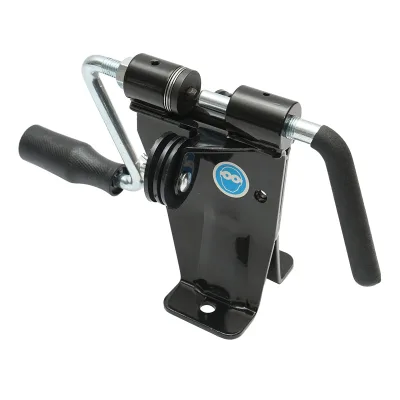 Rivettatrice per catene di motoseghe