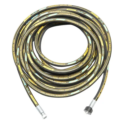 Rotolo di tubo flessibile DN8 1SN da 17 m con spina 22x1,5 mm e raccordo da 3/8 alle estremità