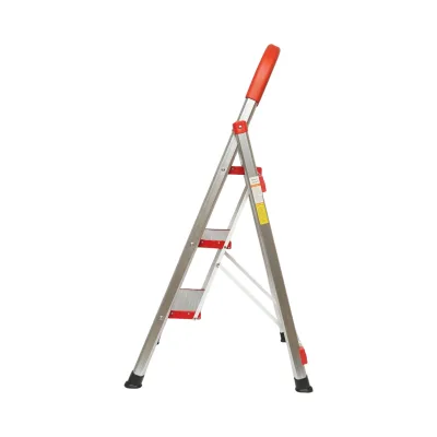 Scala pieghevole in alluminio, 3 gradini antiscivolo, altezza 68 cm, portata massima 130 kg. - immagine 6