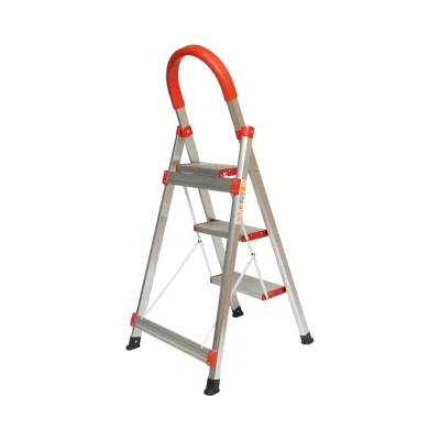 Scala pieghevole in alluminio, 3 gradini antiscivolo, altezza 68 cm, portata massima 130 kg. - immagine 4