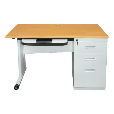 Scrivania metallica con 3 cassetti e piano in truciolato 1200 x 600 x 750H mm Breckner Germany