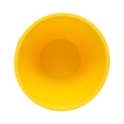 Secchio in plastica per alimentazione animali 10L giallo con manico in metallo - immagine 3