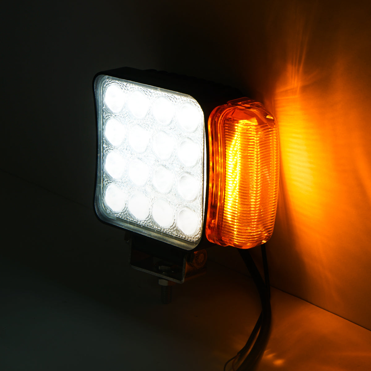 Set di lampade LED tipo faro con segnalazione destra e sinistra, 16 LED, 12-24V, dimensioni 139x128x57mm, Breckner Germany - immagine 2