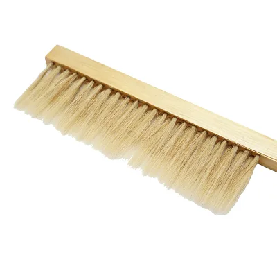 Spazzola apicola a doppia fila con setole di crine di cavallo e manico in legno (410x80 mm) - immagine 4
