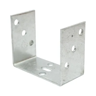 Staffa di supporto 121×60×102 mm, spessore 4 mm, acciaio zincato.