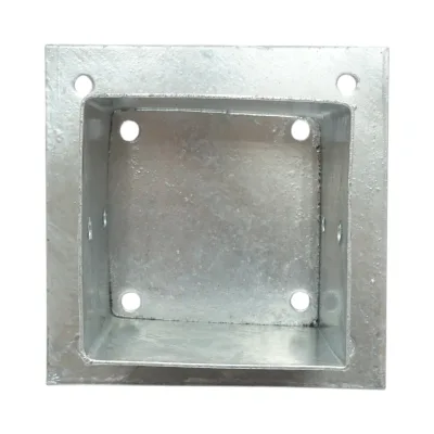 Supporto per palo quadrato applicato 121 × 121 × 150 mm - immagine 3