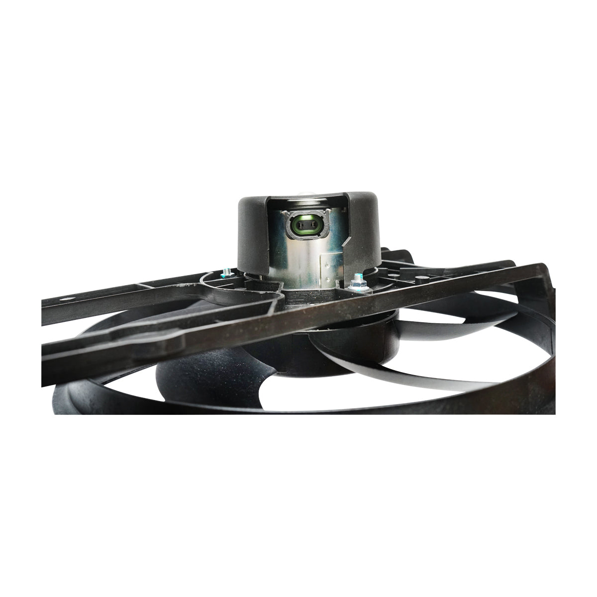 Ventola di raffreddamento del radiatore GMV Dacia Logan/Sandero benzina senza aria condizionata codice OEM 6001550770 - immagine 4